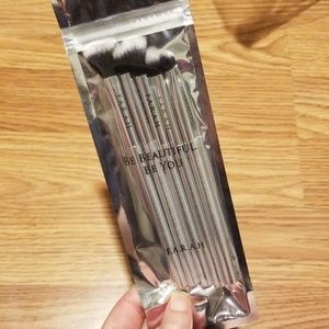 F.A.R.A.H. Brush Set